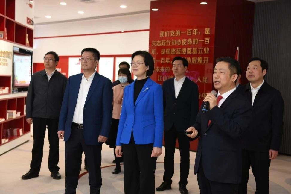 江蘇省委常委、組織部部長沈瑩調(diào)研紅豆1